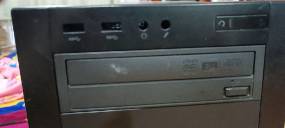 Продам компьютерный корпус с блоком питания