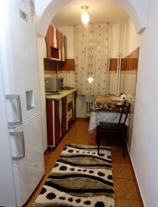 Inchiriez apartament   2 camere micro 14