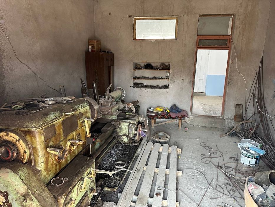 Ishlab chiqarish yoki yashash uchun ham joy stanoki bilan sotiladi