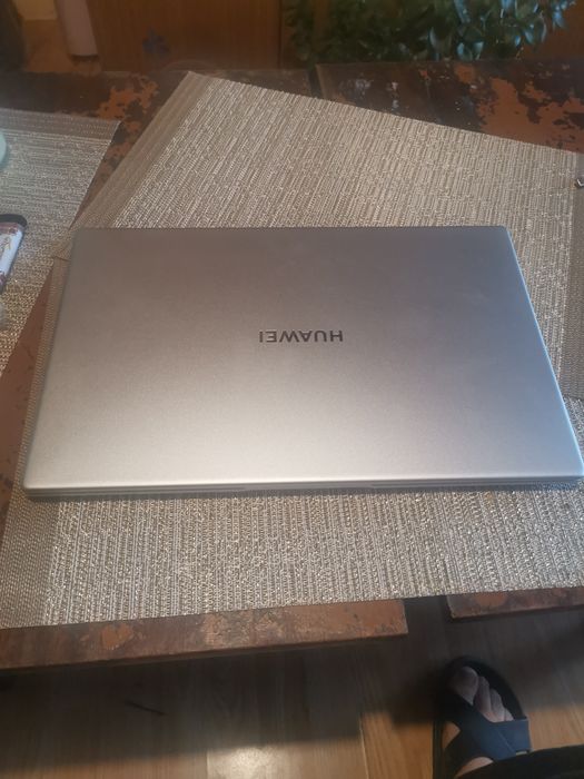 Huawei matebook d15 Ryzen 7 3700U