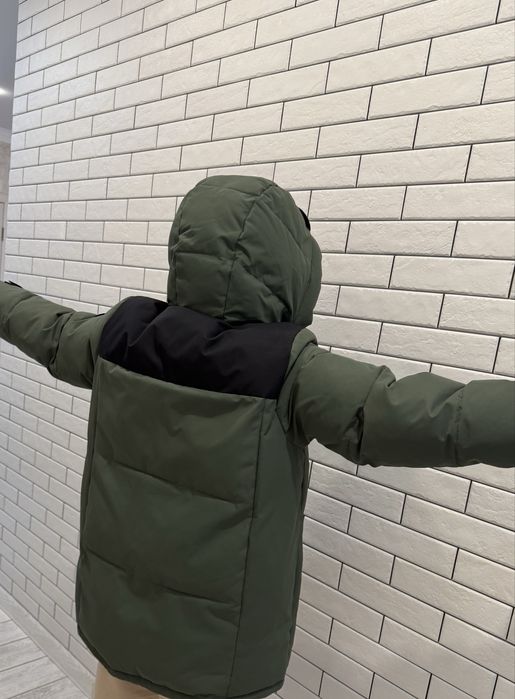 Продам куртку на мальчика