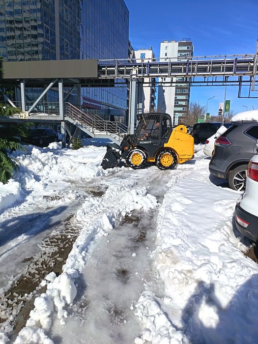 Închiriez mini încărcător și mini excavator și camioneta basculabila