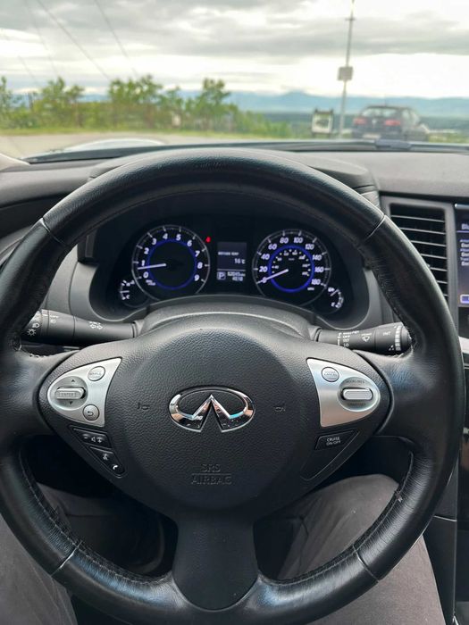 INFINITI QX70 3.7 V6 AWD, модел 2017 г., на реални 99300 км,