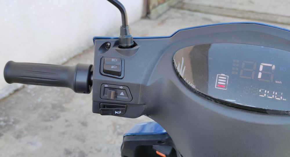 Електрически скутер модел ZG-S-2000W  с регистрация в КАТ