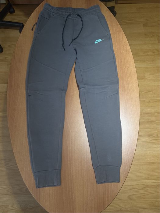 nike tech fleece