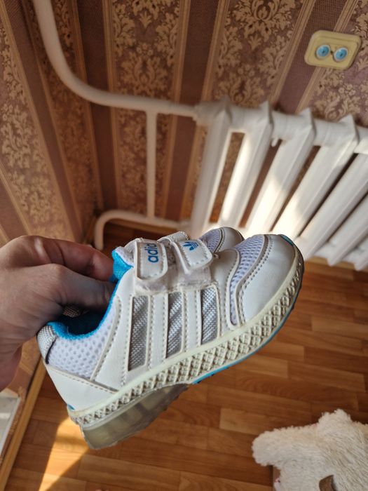 Детские кроссовки