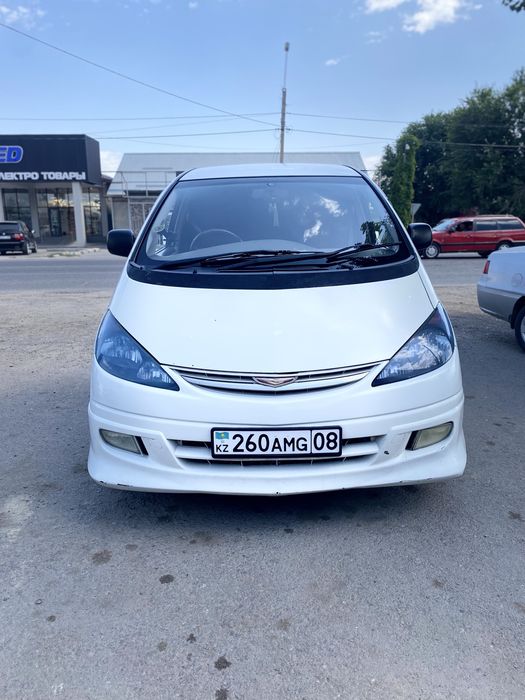 Тайота Естима