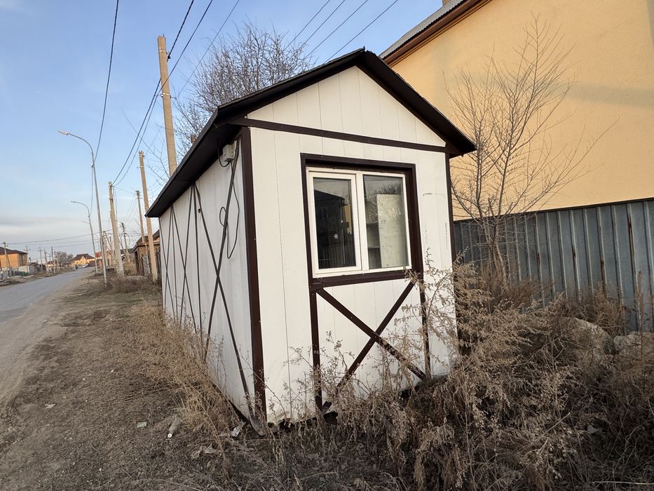 Цветочный контейнер