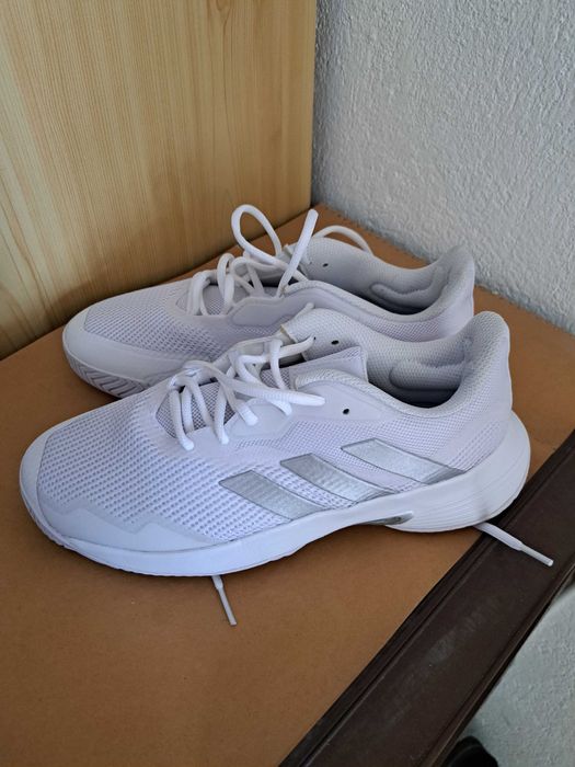 Маратонки Adidas номер 41