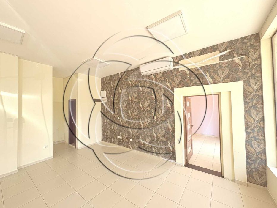 Дава се под наем Магазин в София, Зона Б-18 - 110 кв.м за 1000 € - Снимка #4