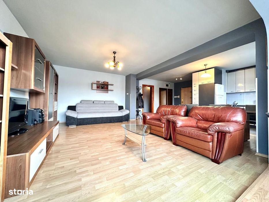 Apartament spatios 4 camere + parcare, pretabil ptr ERASMUS