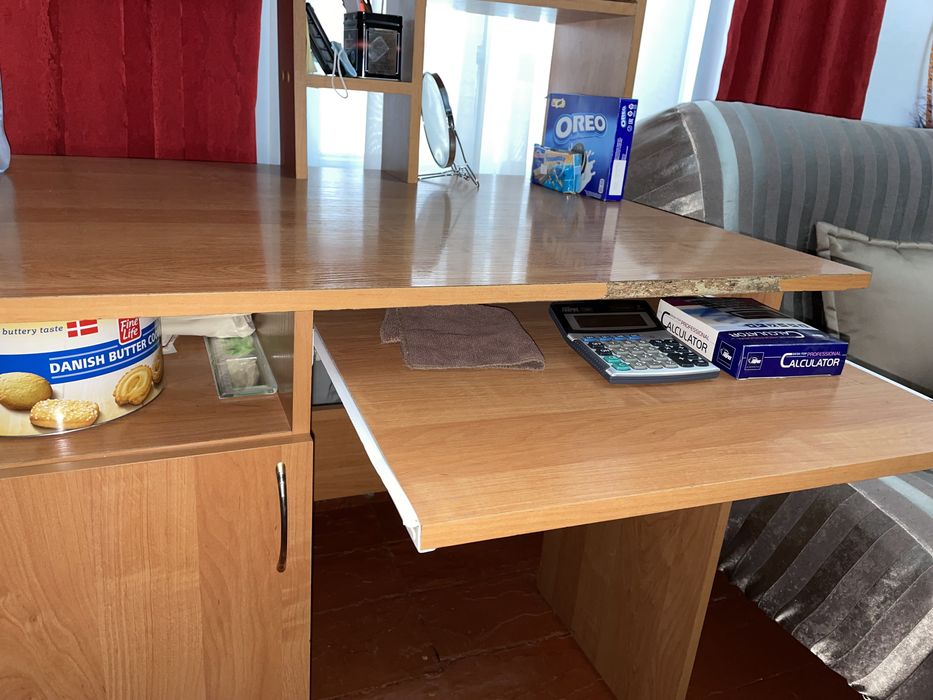 продам компьютерный стол