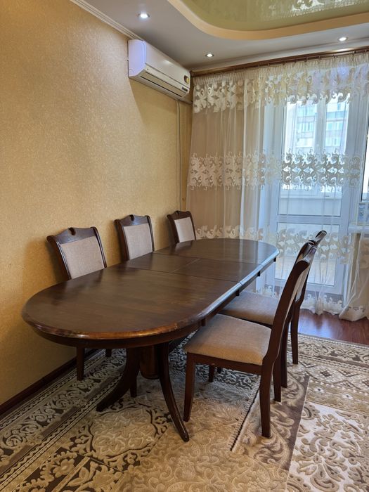 Продам стол качественый деревянный