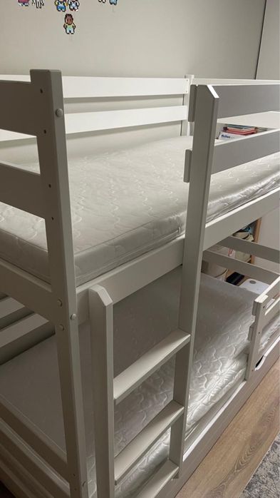 Двухъярусная кровать