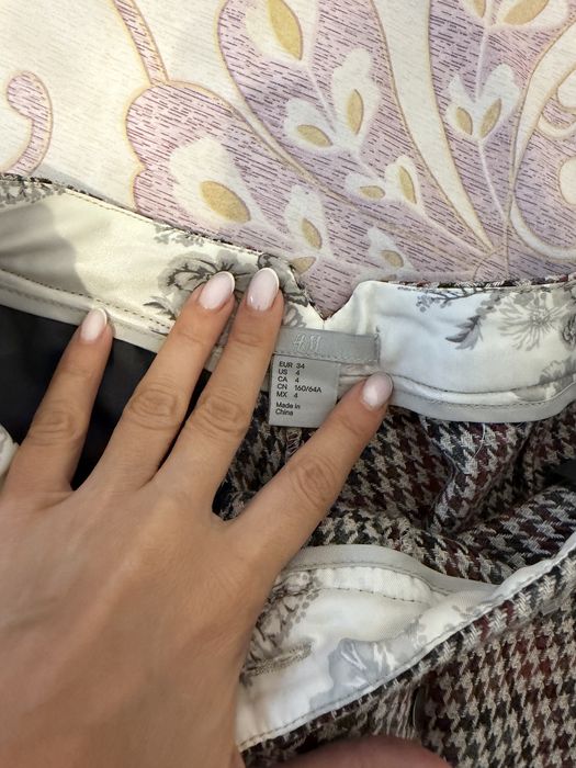 Costum H&M toamna stofa cu pantaloni scurti