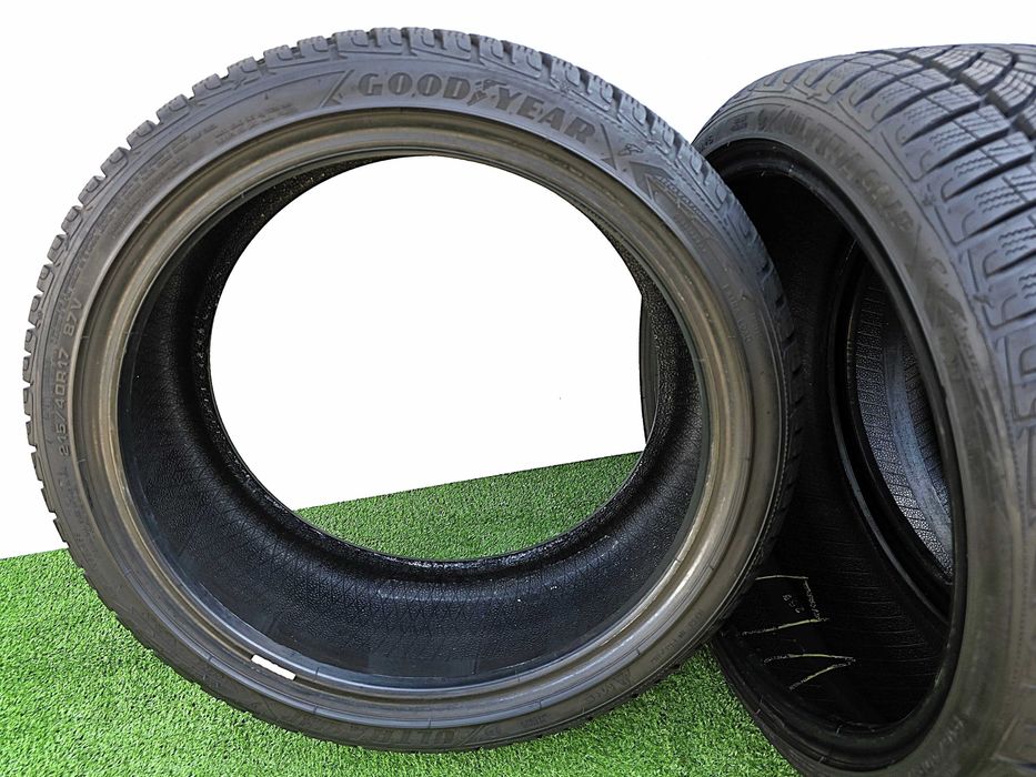 4бр. 215/40/17 GOODYEAR UltraGrip Performance- зимни