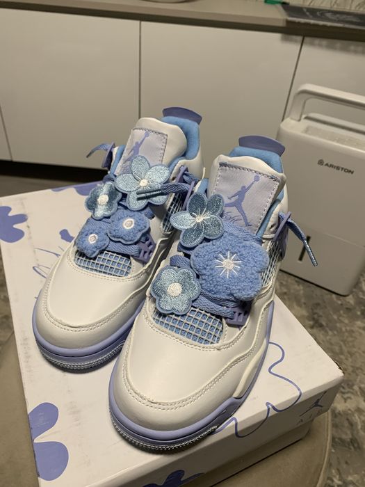 Jordan 4 Retro university Blue