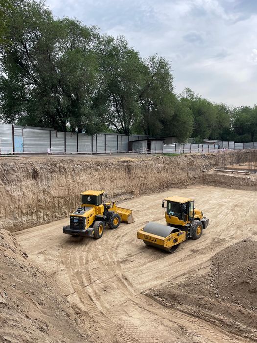 Услуги Погрузчик 2х Кубовый