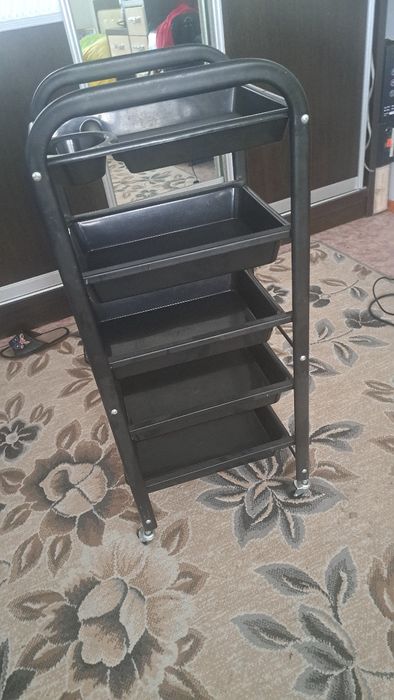 Помошник парикмахера две штуки