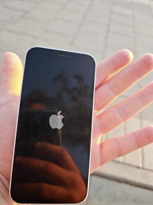 Iphone 12 mini в плачевном состоянии