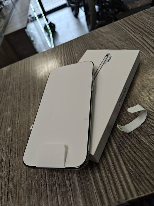 ЧИСТО НОВ iPhone 17 Air / Sky Blue / 256GB