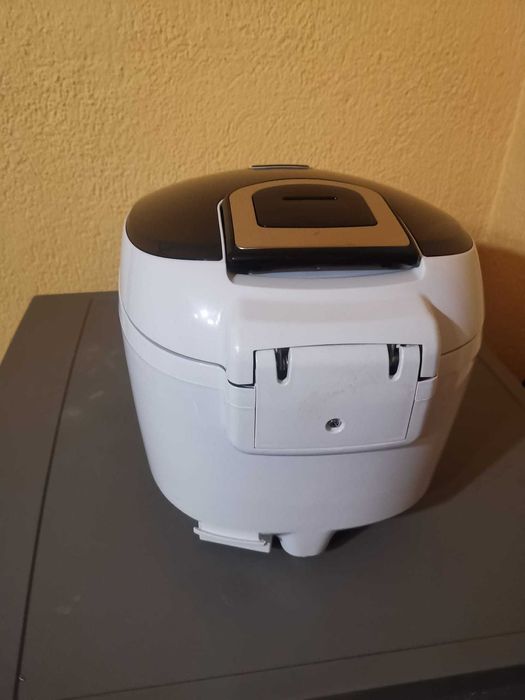 Мултикукър Bosch MUC11W12