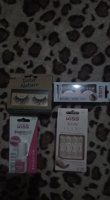 Vand unghii false,gene