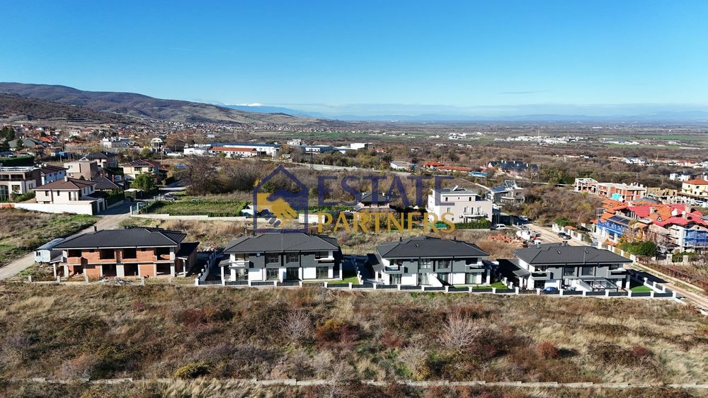 Парцел в Пловдив, област-с.Марково площ 3640 цена 500000