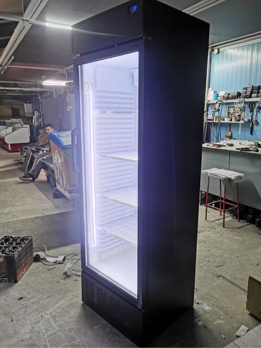 Vitrina frigorifica verticala cu usa din sticla