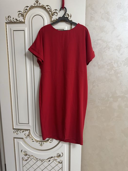 Продам платья одевала только один раз