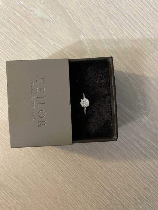 Vand Inel de Logodna din aur alb de (18k) cu diamante de 0.53ct