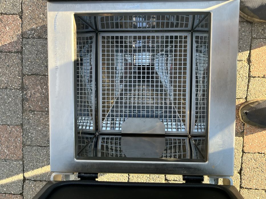 IC 110E Струйната обработка със сух лед