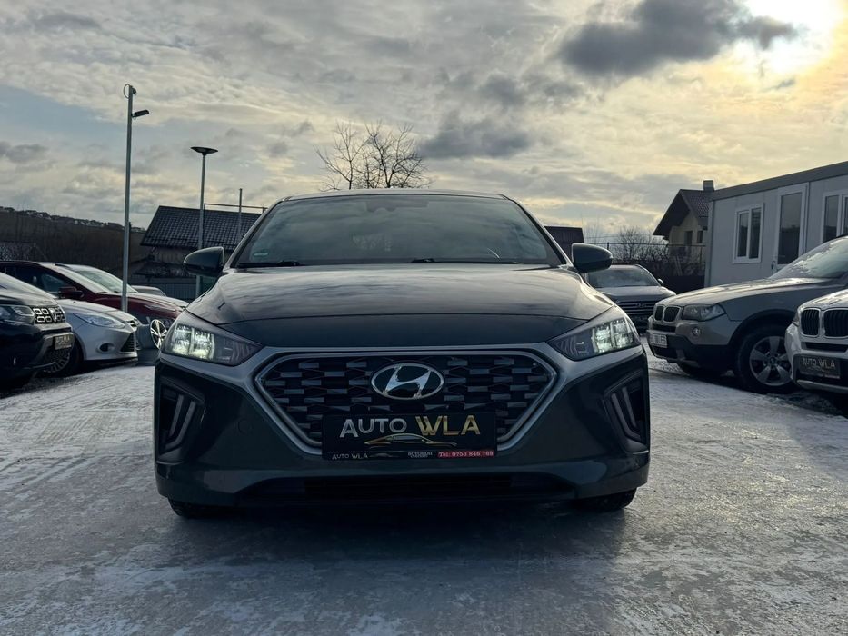 Hyundai IONIQ Hyundai Ioniq • 2022 • 1.6 Benzină Plug-in Hybrid • 68000 KM