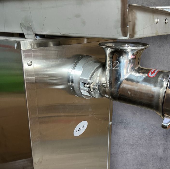 Мясорубка промышленная напольная