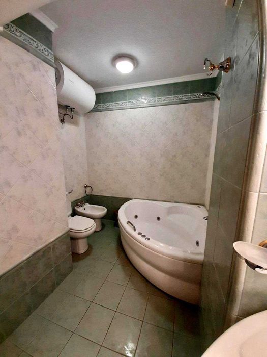 Дава се под наем Многостаен апартамент в Бургас, Център - 135 кв.м за 550 € - Снимка #4