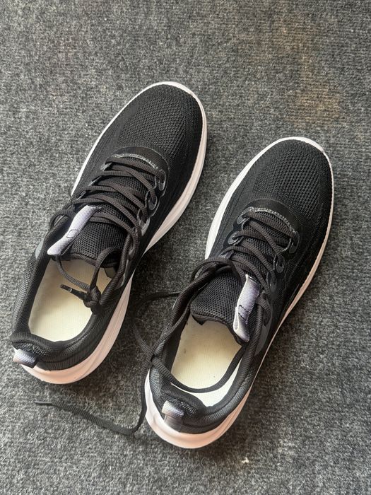 Продам кроссовки 43-44 рр