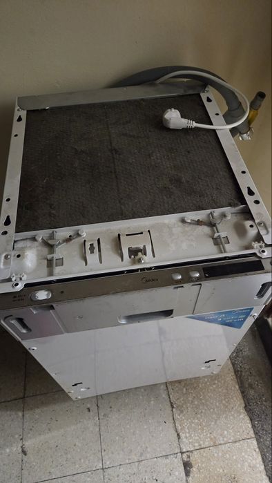 Съдомиялна за вграждане Midea