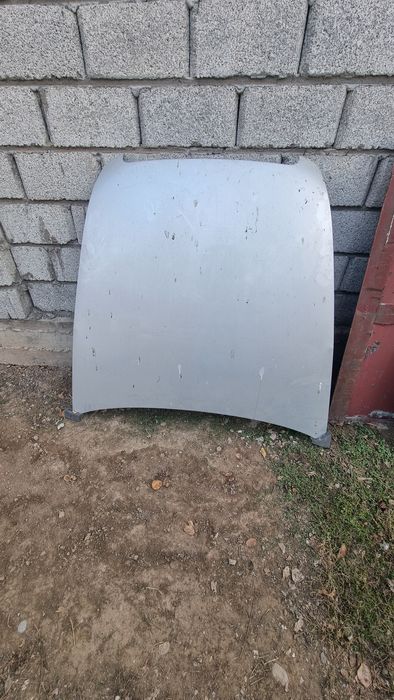 Капот и два крыла