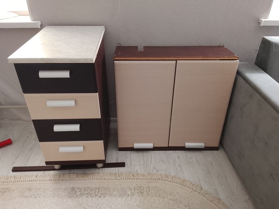 Шкафчики продам срочно