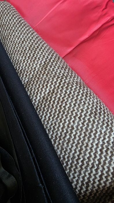 Отрезы ткани разные