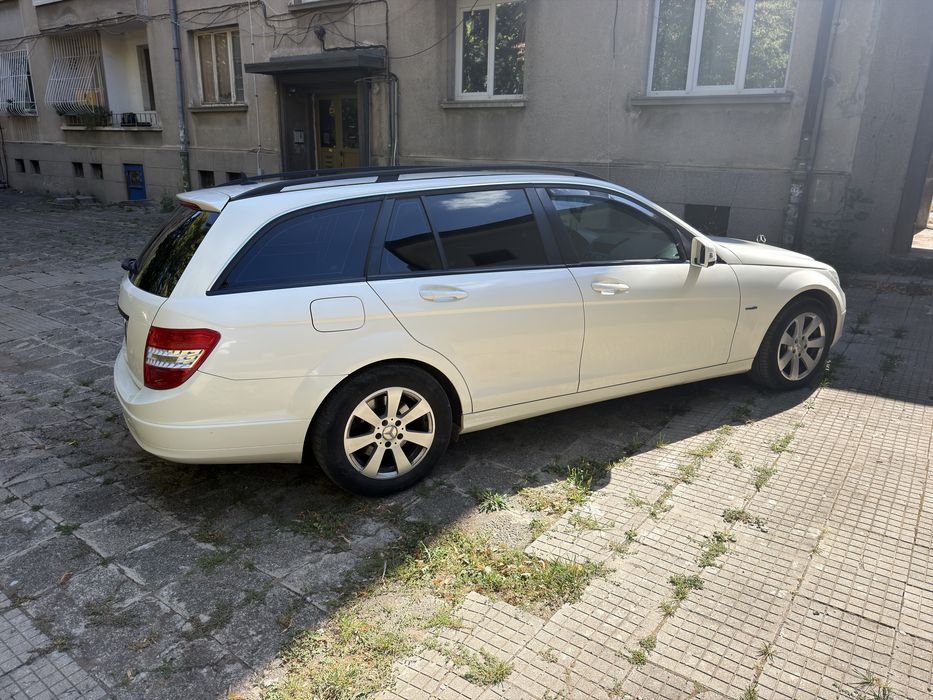 Мерцедес ц-204 2010 г.