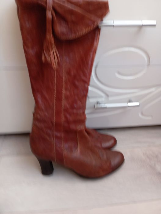 Сапоги осенние, кожа.