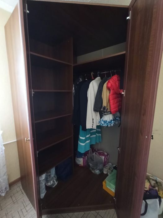 Срочно шкаф угловой