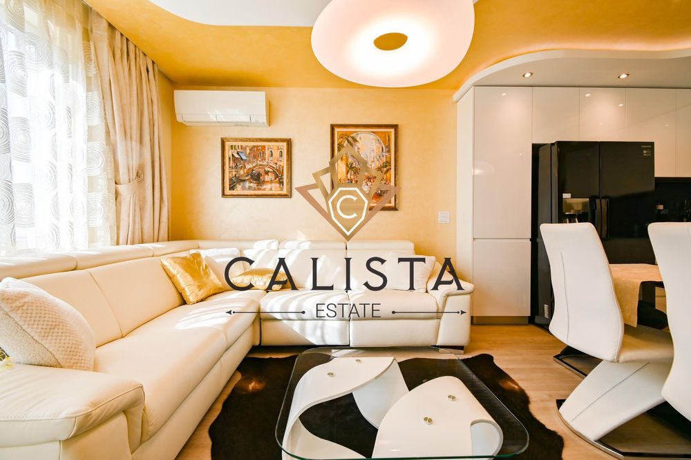 Дава се под наем Тристаен апартамент в София, Център - 119 кв.м за 1136.79 € - Снимка #1