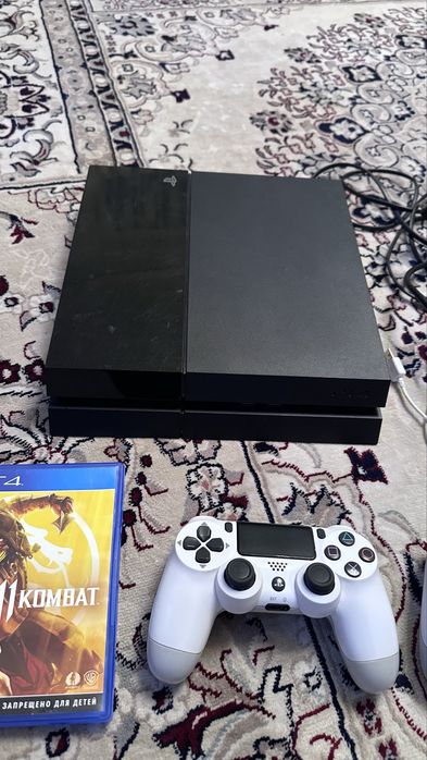 Продам  приставку ps4 fat