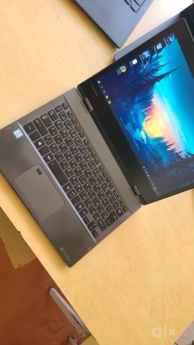 Toshiba Dynabook Portégé X20W-D 360° Transformer — Intel Core i7-7200U