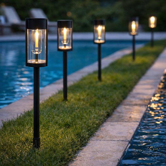 Градинската соларна лампа XF-2902 - стилно и практично решение за осве