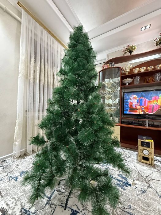 Ёлочка рост 2м со снежинками в идеальном состоянии