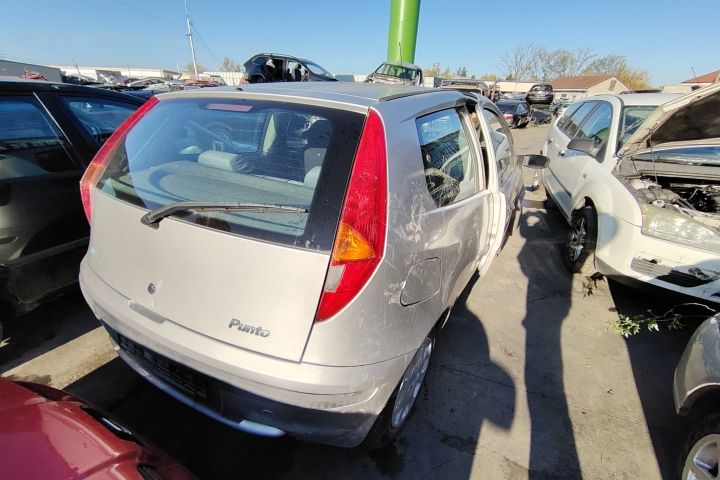 Usa / Portiera dreapta Fiat Punto 2002 1.2 MT (60 hp)