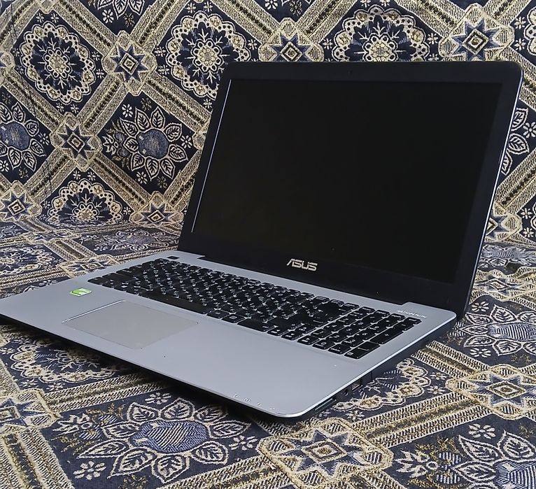 Продам ноутбук ASUS X555L